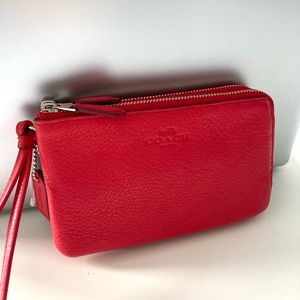 🍓Coach Wristlet/Wallet